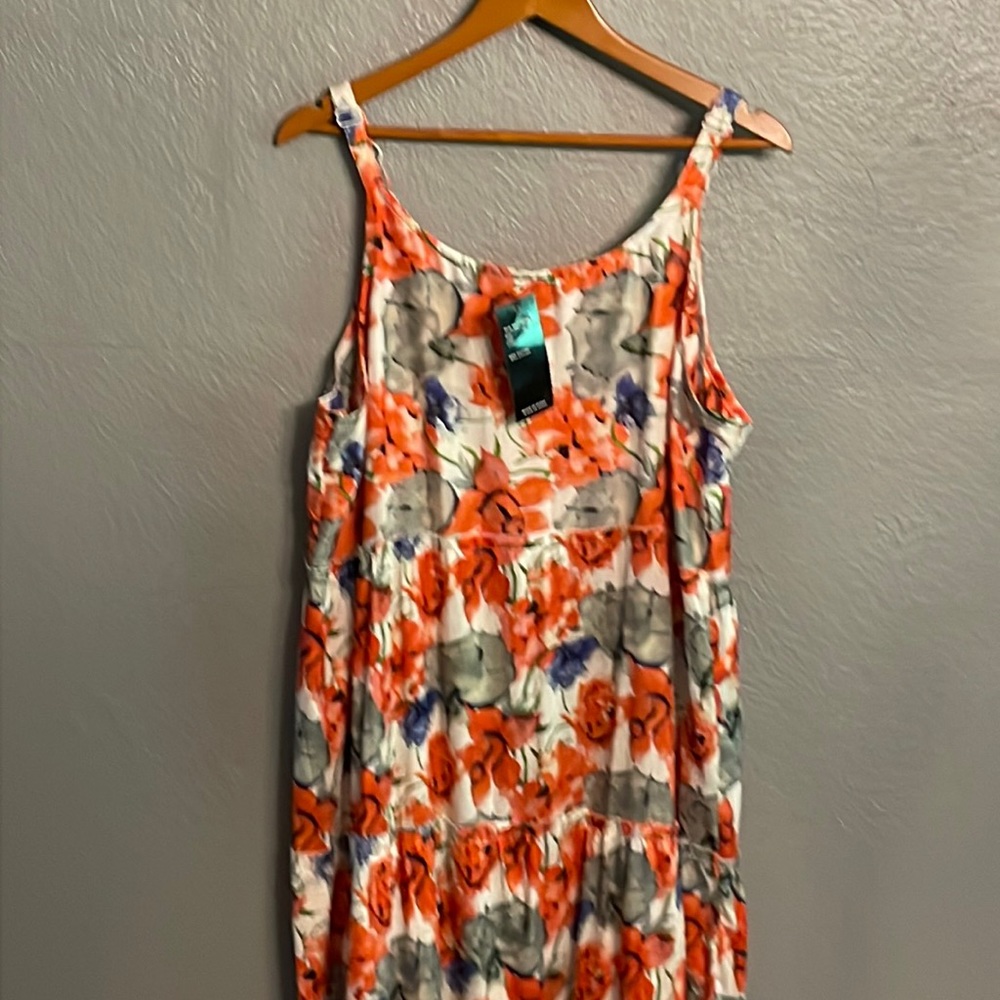 Floral Maxi Dress. New with tags